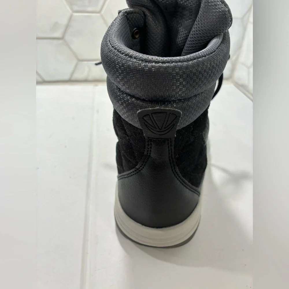 Ryka Aurora Women's Quilted High-Top Black Ankle Booties Size 7